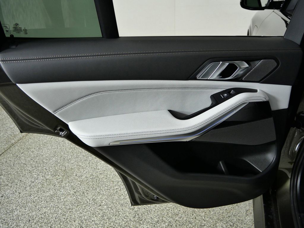 Thumbnail: 2026 BMW X5 - 31