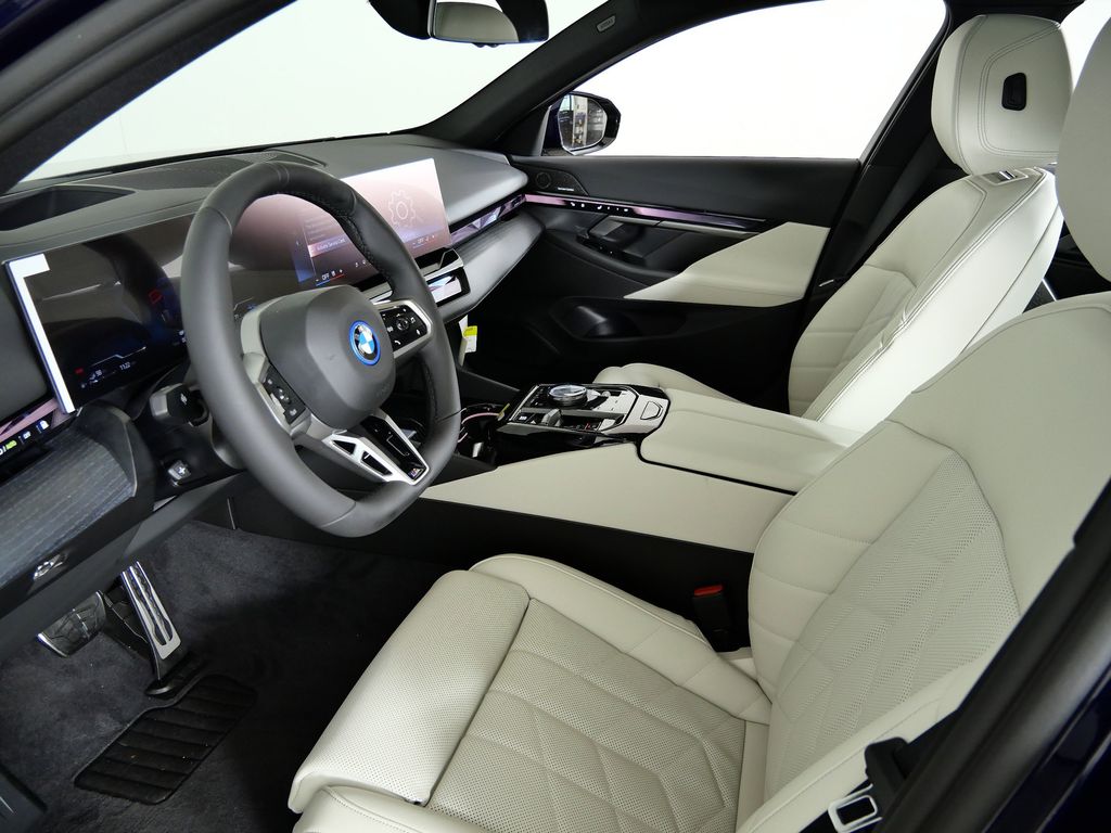 Thumbnail: 2026 BMW 5 Series - 33