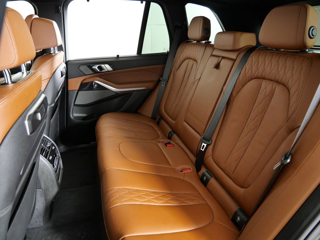 Thumbnail: 2025 BMW X5 - 34