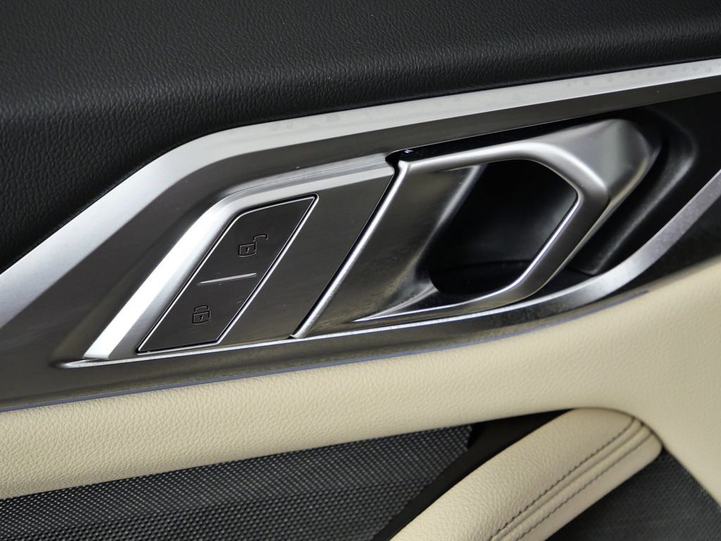 Thumbnail: 2025 BMW i4 - 41