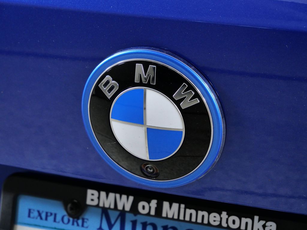 Thumbnail: 2025 BMW i4 - 12