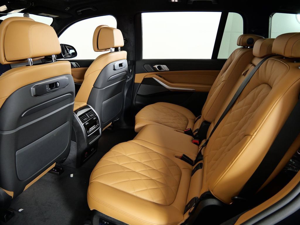 Thumbnail: 2026 BMW X7 - 34