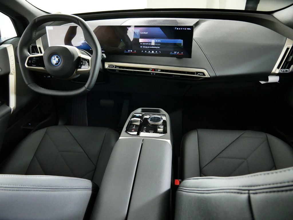 Thumbnail: 2025 BMW iX - 10