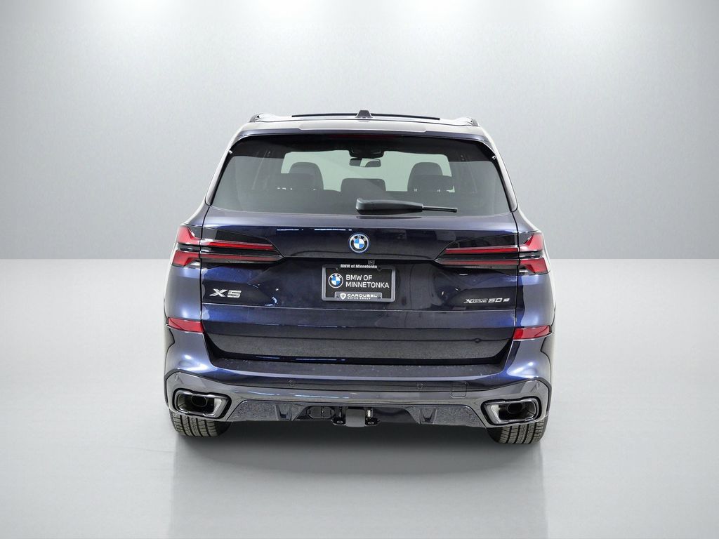 Thumbnail: 2026 BMW X5 - 10