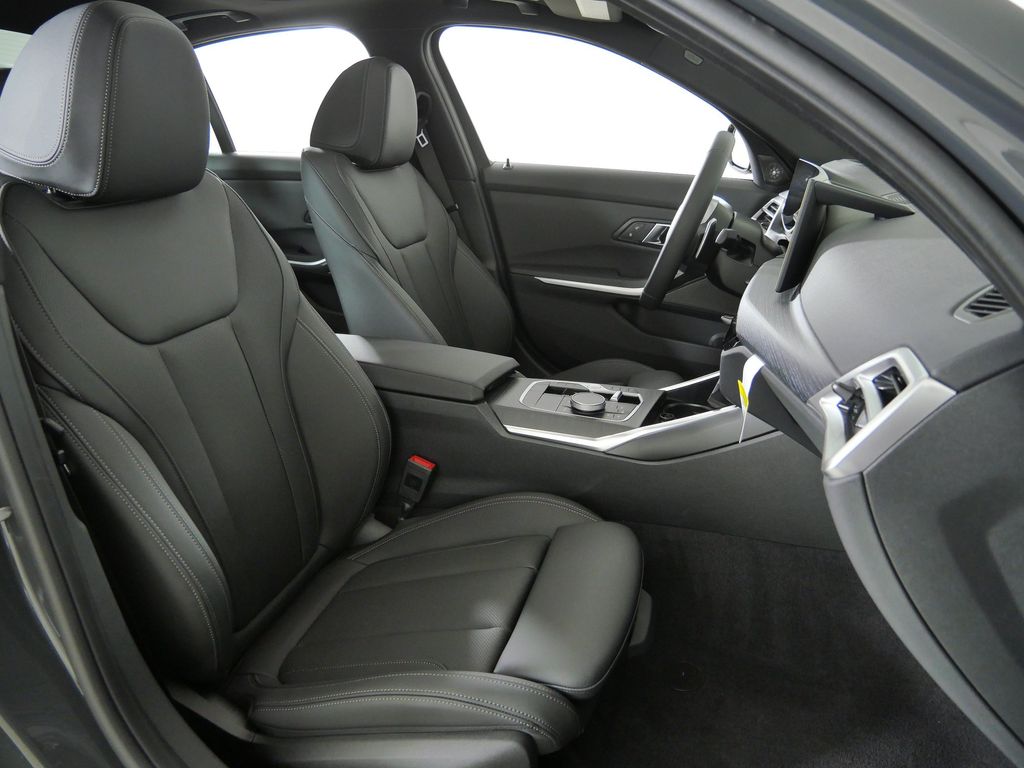 Thumbnail: 2026 BMW 3 Series - 21