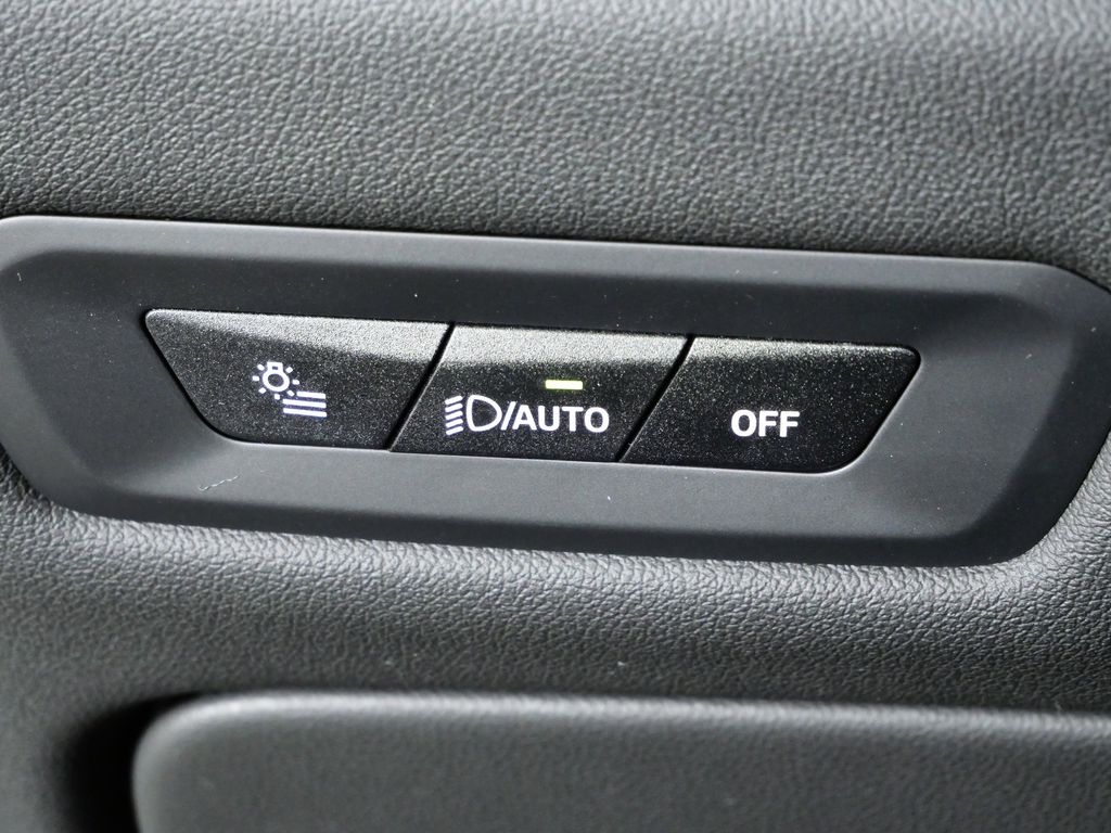 Thumbnail: 2026 BMW X5 - 40