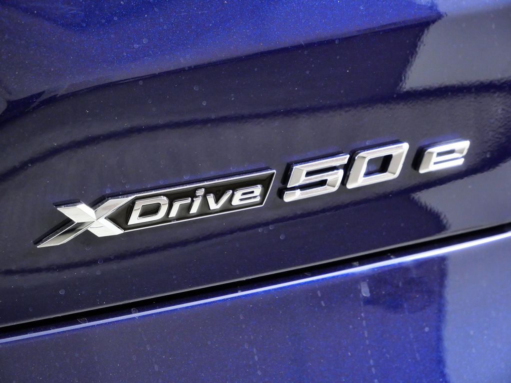 Thumbnail: 2026 BMW X5 - 12