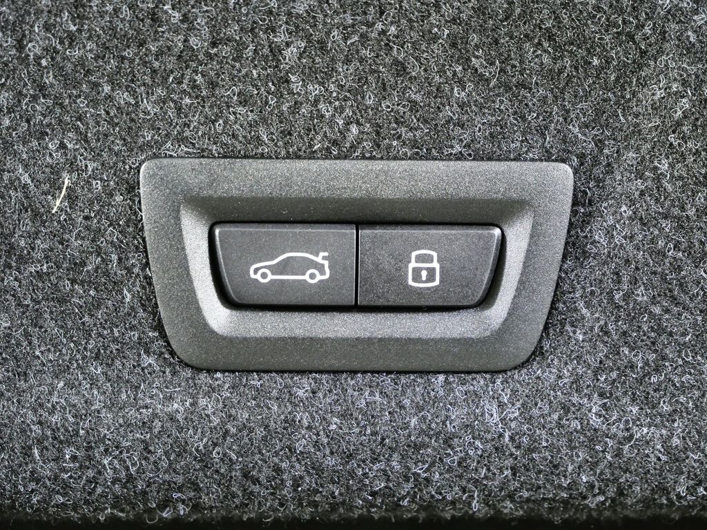 Thumbnail: 2026 BMW 3 Series - 28