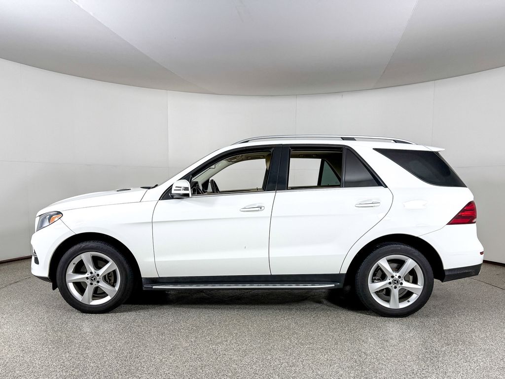 Thumbnail: 2017 Mercedes-Benz GLE - 6
