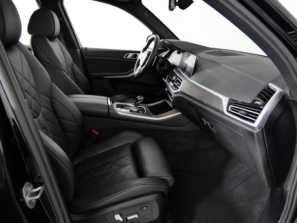 Thumbnail: 2023 BMW X5 - 21