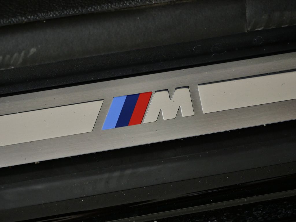 Thumbnail: 2025 BMW i4 - 28