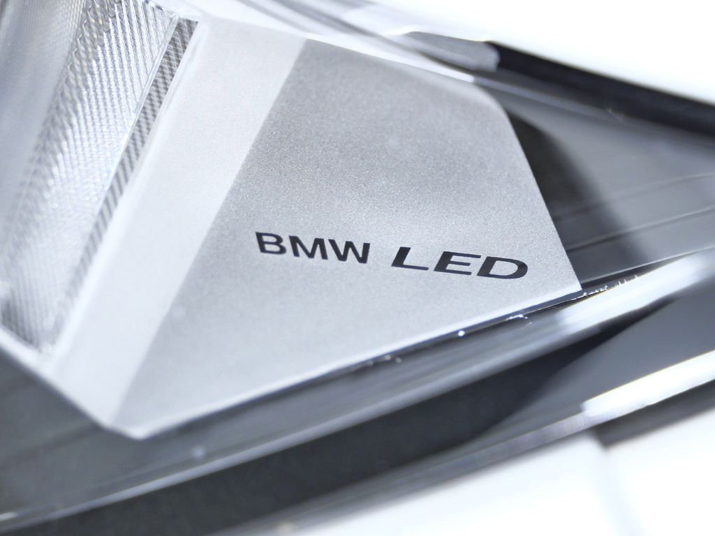 Thumbnail: 2026 BMW iX - 4