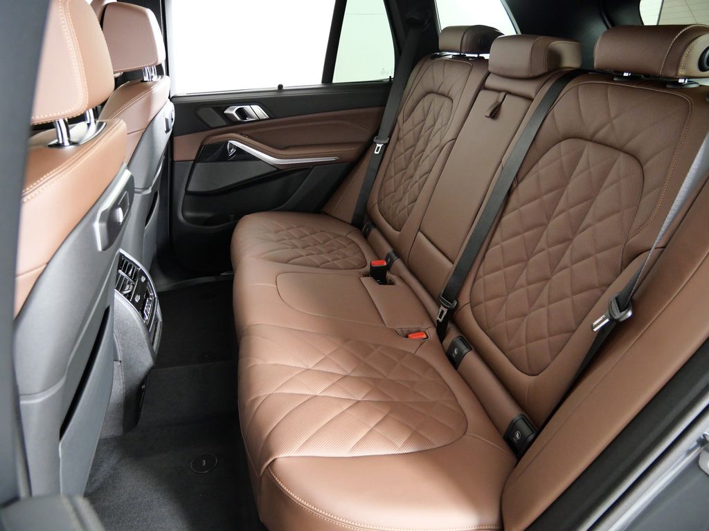 Thumbnail: 2026 BMW X5 - 33