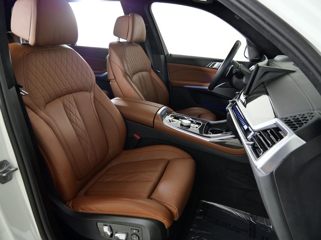 Thumbnail: 2024 BMW X7 - 26