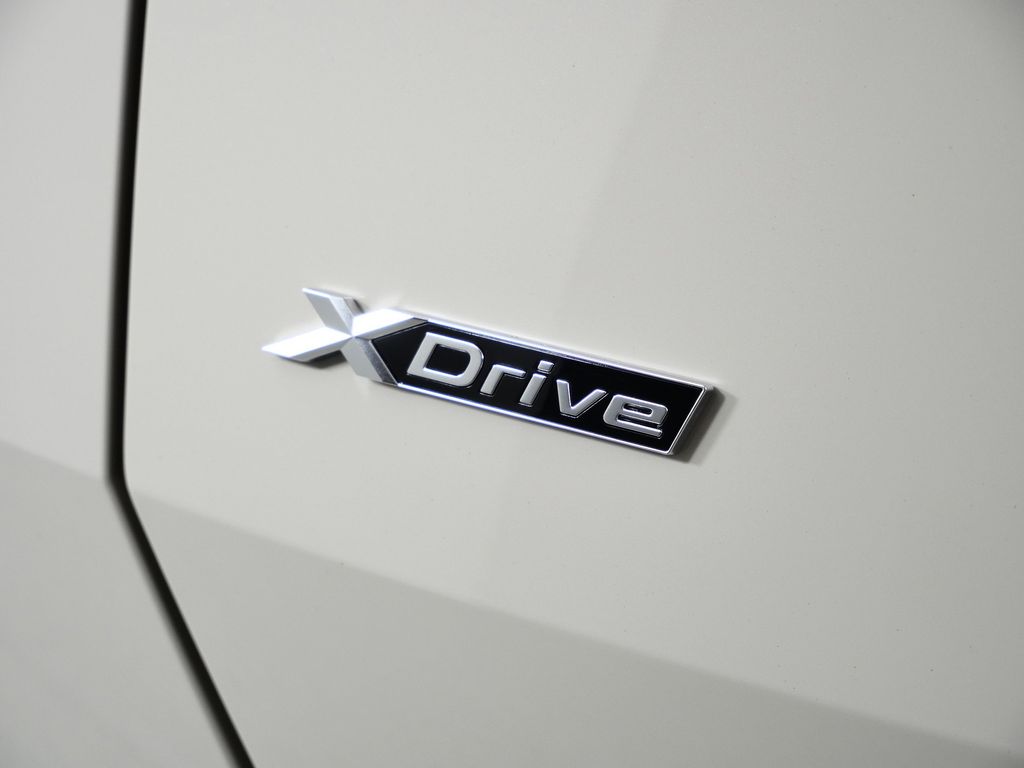 Thumbnail: 2025 BMW X3 - 16