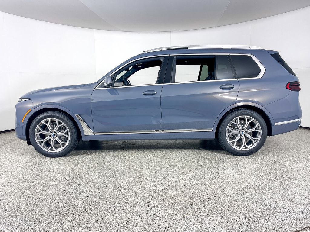 Thumbnail: 2025 BMW X7 - 11