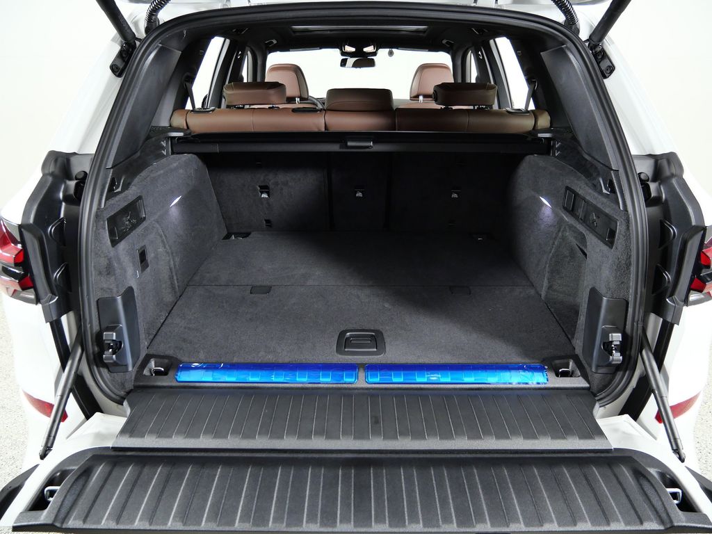 Thumbnail: 2026 BMW X5 - 28