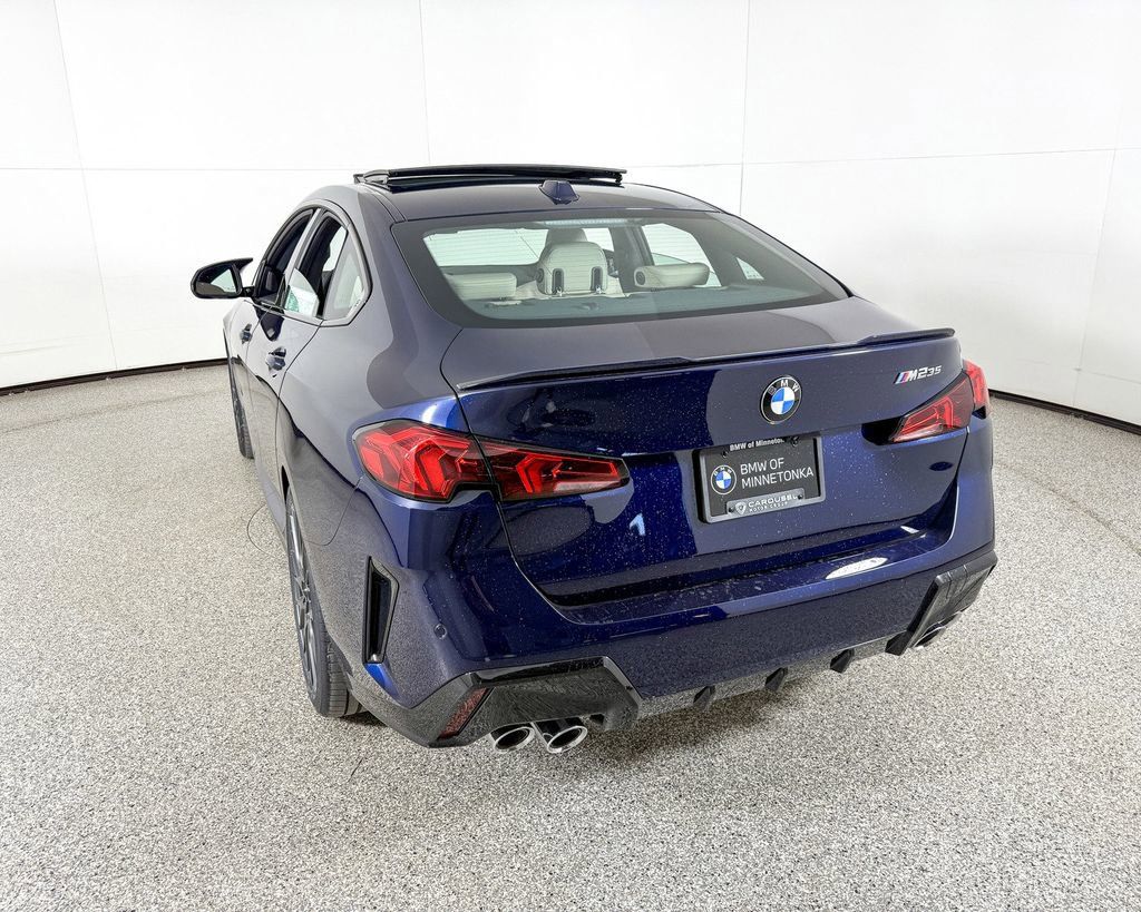 Thumbnail: 2025 BMW 2 Series - 13