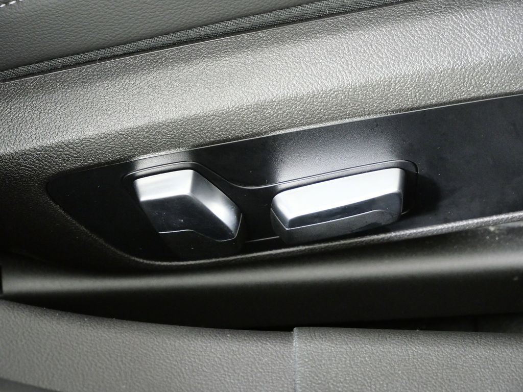 Thumbnail: 2023 BMW 3 Series - 27