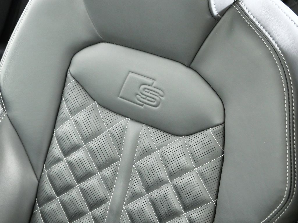 Thumbnail: 2023 Audi SQ8 - 38