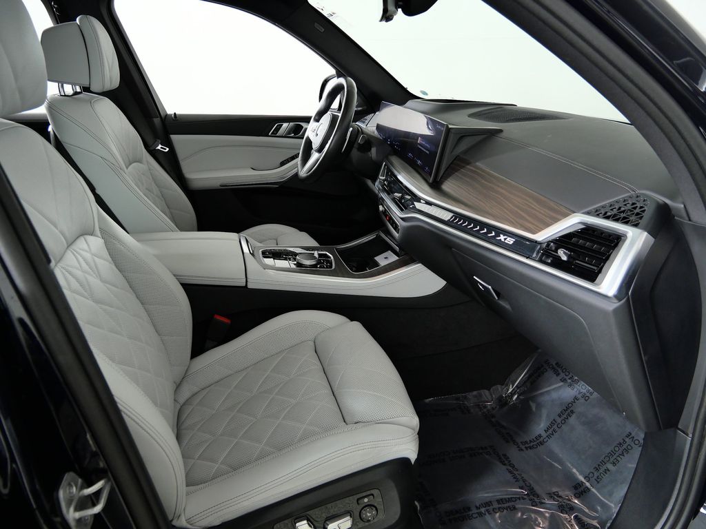 Thumbnail: 2024 BMW X5 - 24