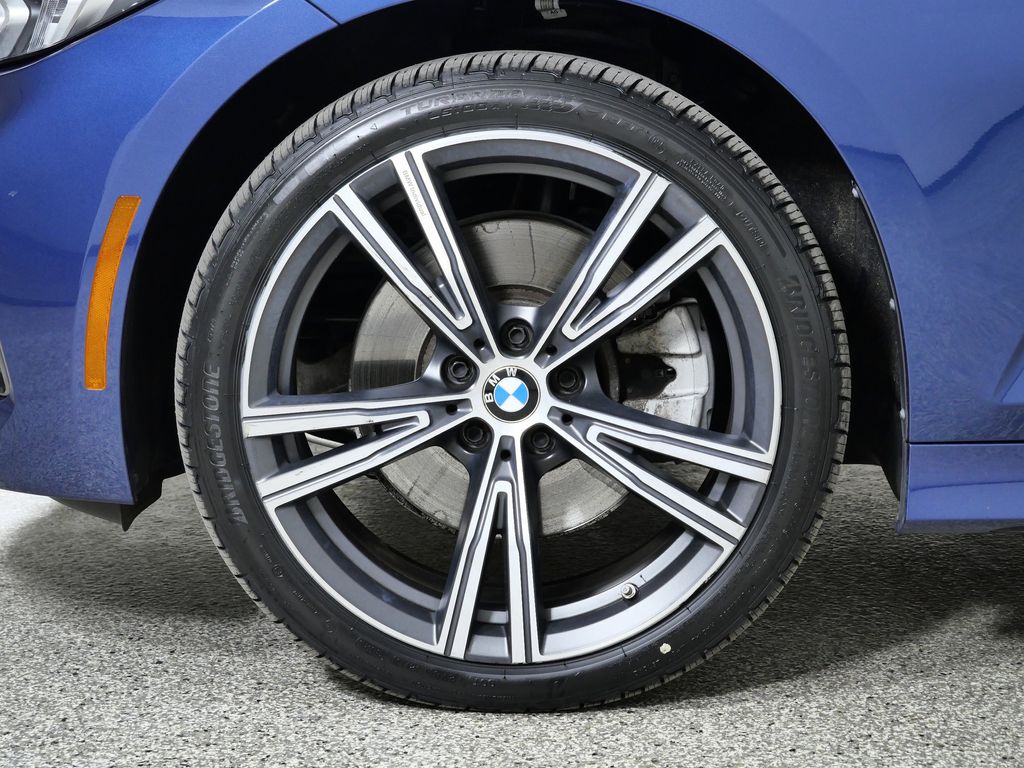 Thumbnail: 2023 BMW 3 Series - 21