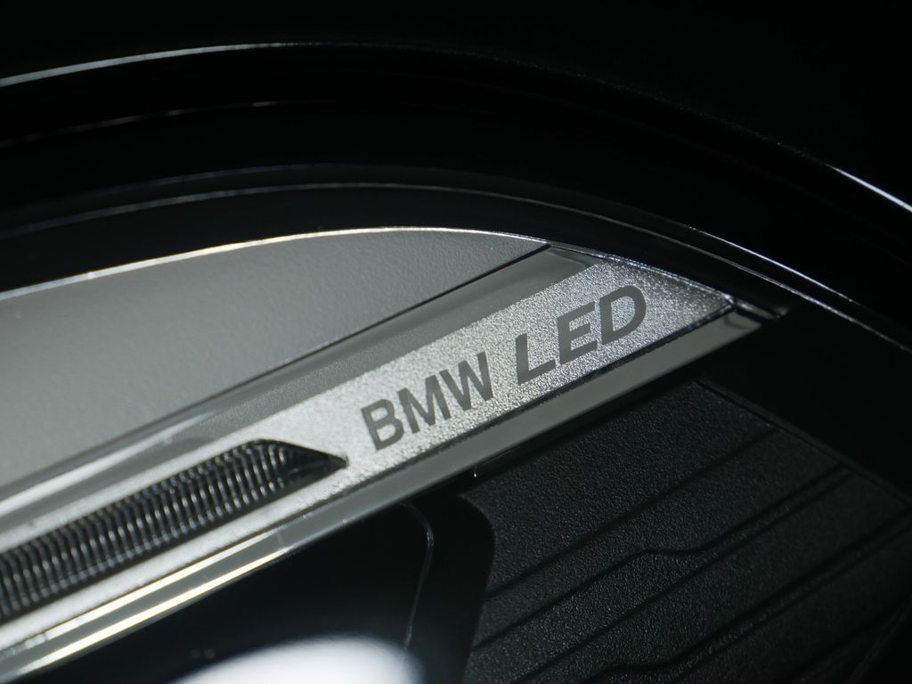 Thumbnail: 2021 BMW X5 - 21