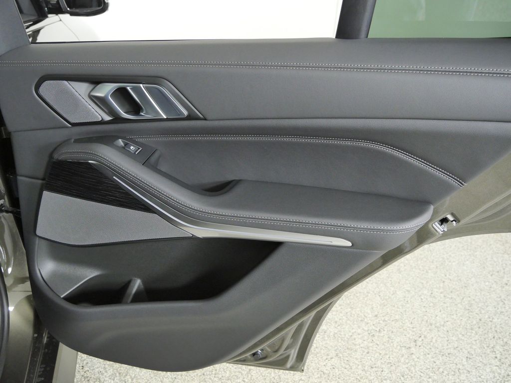Thumbnail: 2026 BMW X5 - 25