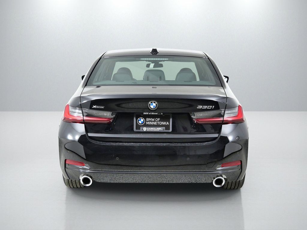 Thumbnail: 2026 BMW 3 Series - 10