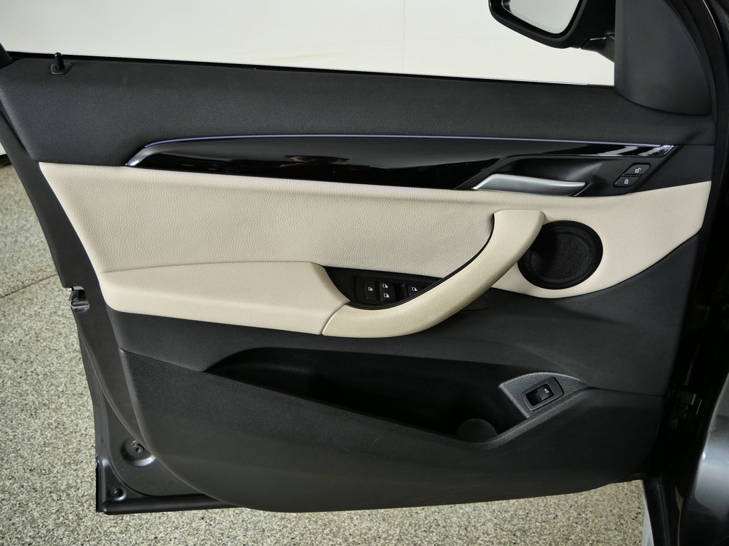 Thumbnail: 2022 BMW X1 - 33