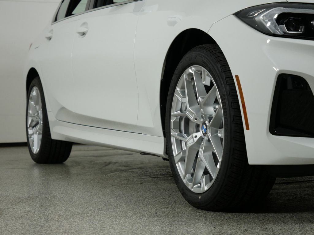 Thumbnail: 2025 BMW 3 Series - 7