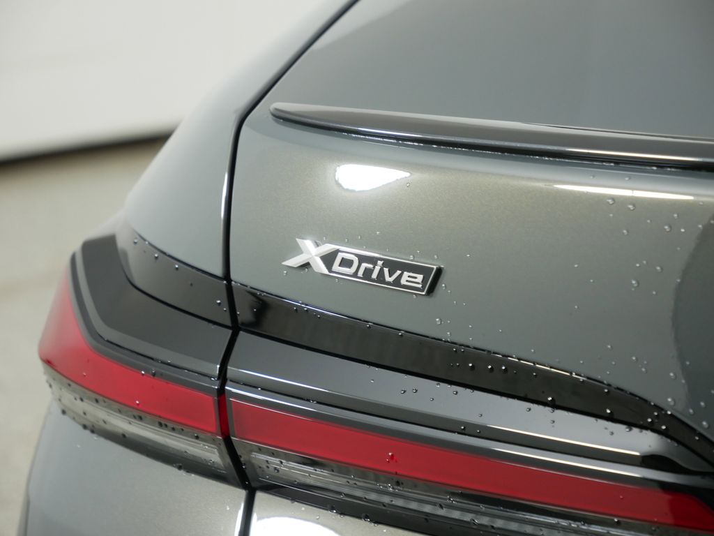 Thumbnail: 2025 BMW 7 Series - 12