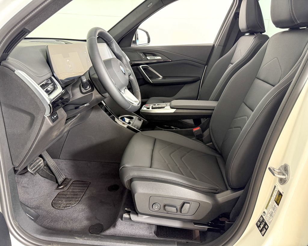 Thumbnail: 2025 BMW X1 - 32