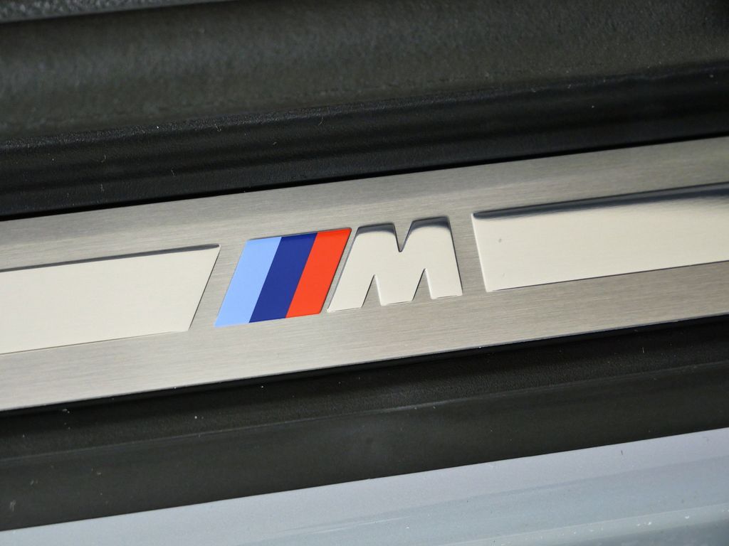 Thumbnail: 2026 BMW i4 - 23