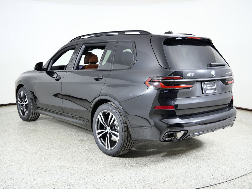 Thumbnail: 2026 BMW X7 - 14