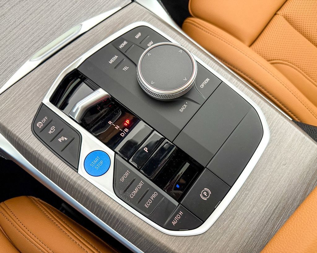 Thumbnail: 2025 BMW i4 - 49