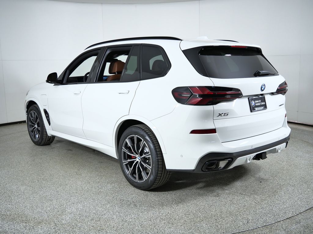 Thumbnail: 2026 BMW X5 - 14