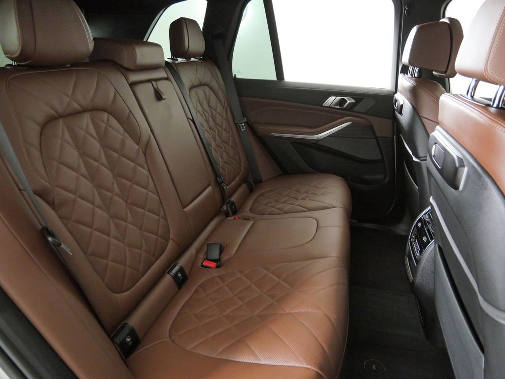 Thumbnail: 2026 BMW X5 - 27