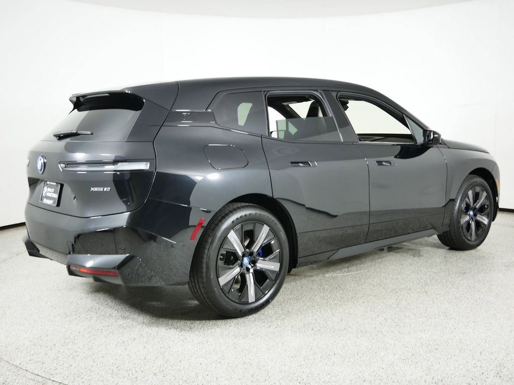 2025 BMW iX xDrive50 9