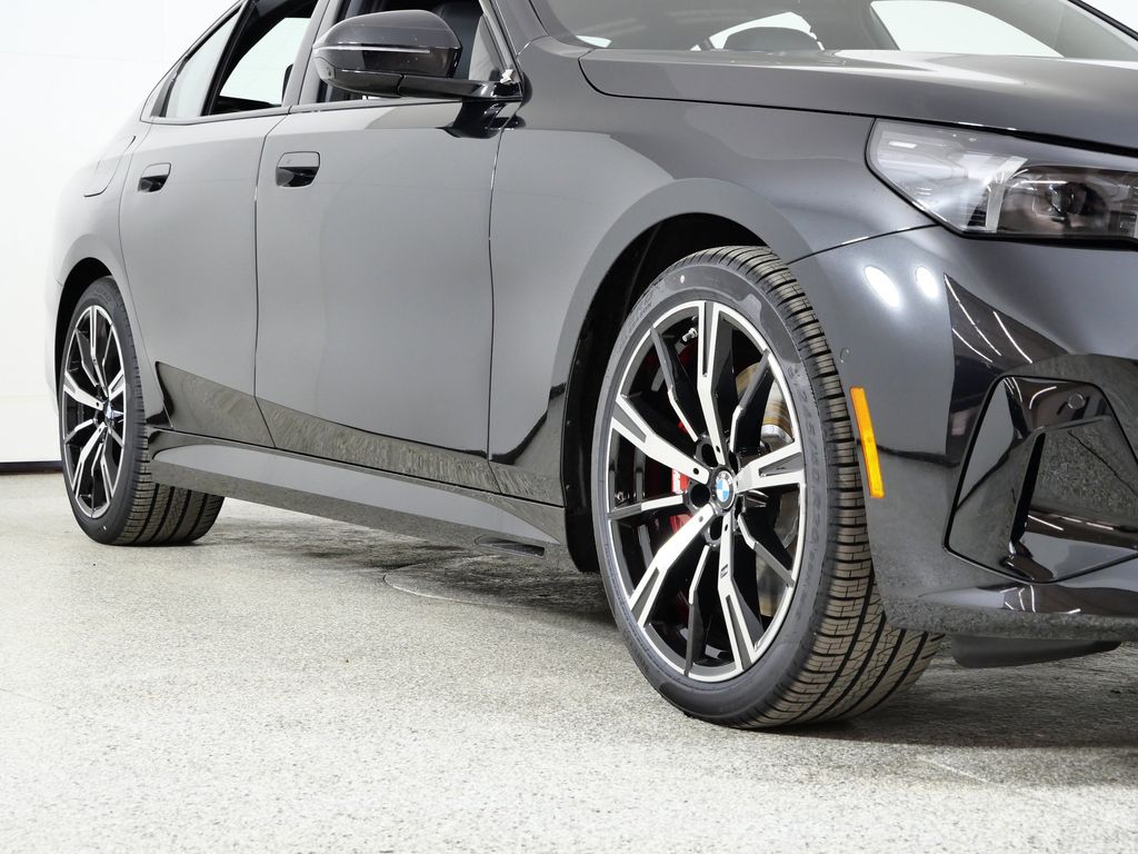 Thumbnail: 2026 BMW 5 Series - 6