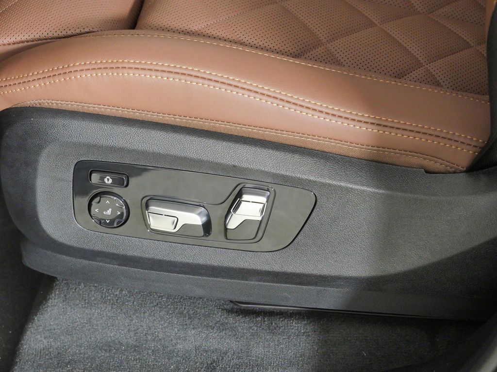 Thumbnail: 2026 BMW X5 - 39