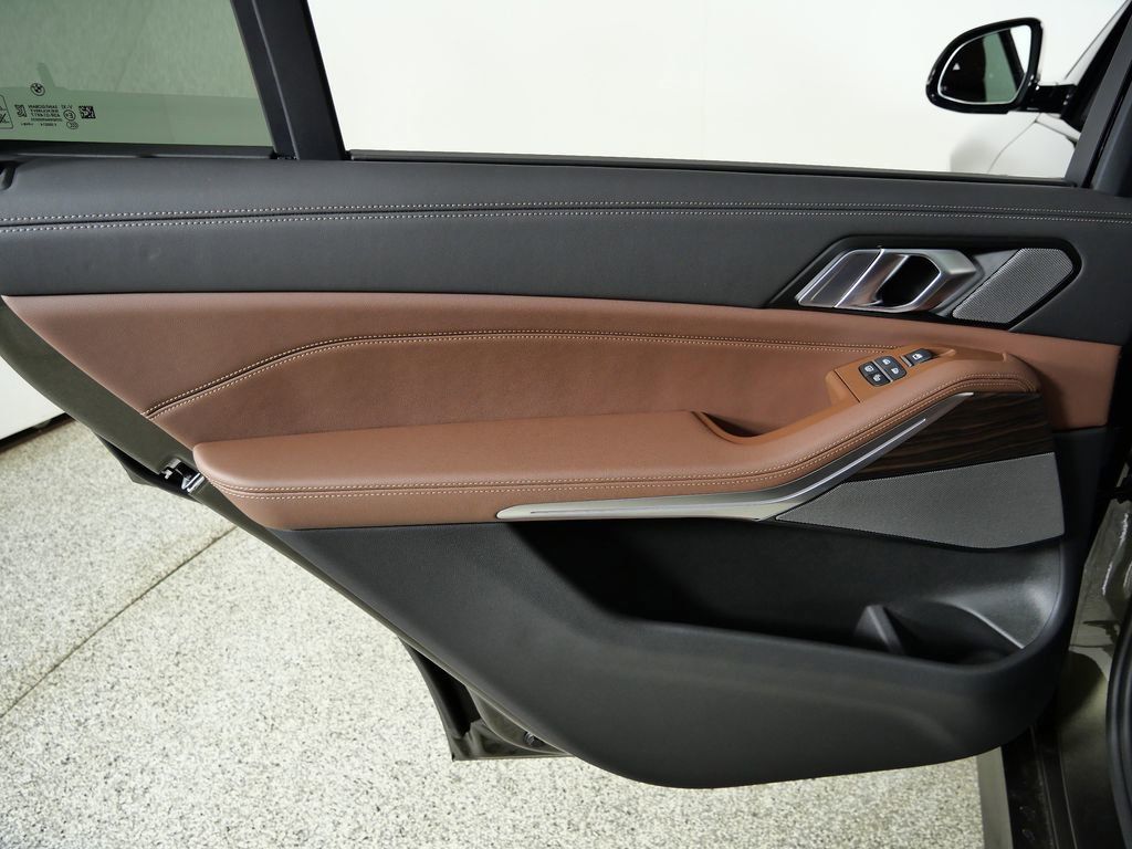 Thumbnail: 2026 BMW X7 - 35