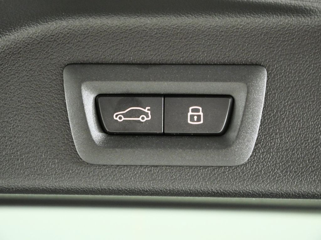 Thumbnail: 2026 BMW X5 - 30