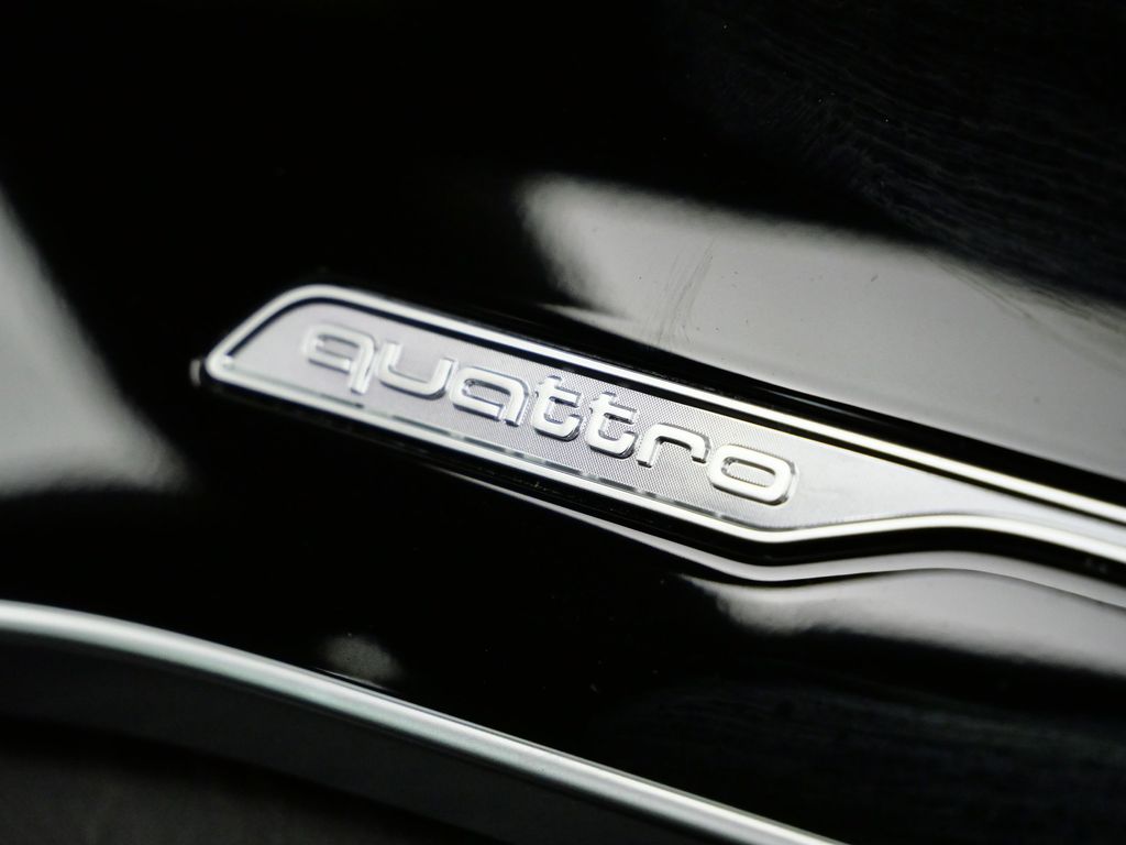 Thumbnail: 2023 Audi Q8 - 24