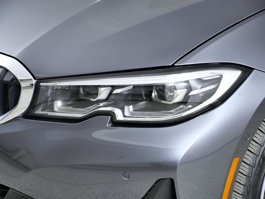 Thumbnail: 2022 BMW 3 Series - 4