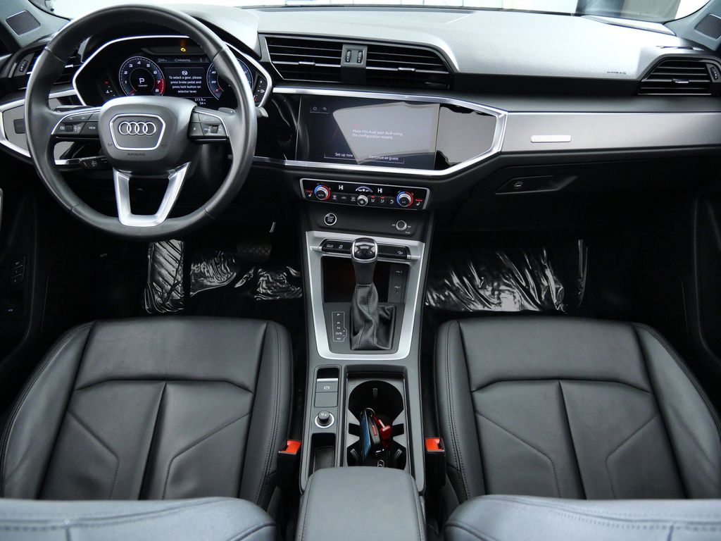 Thumbnail: 2022 Audi Q3 - 6