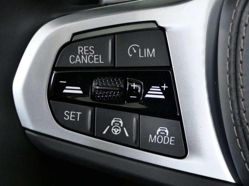 Thumbnail: 2026 BMW 8 Series - 40