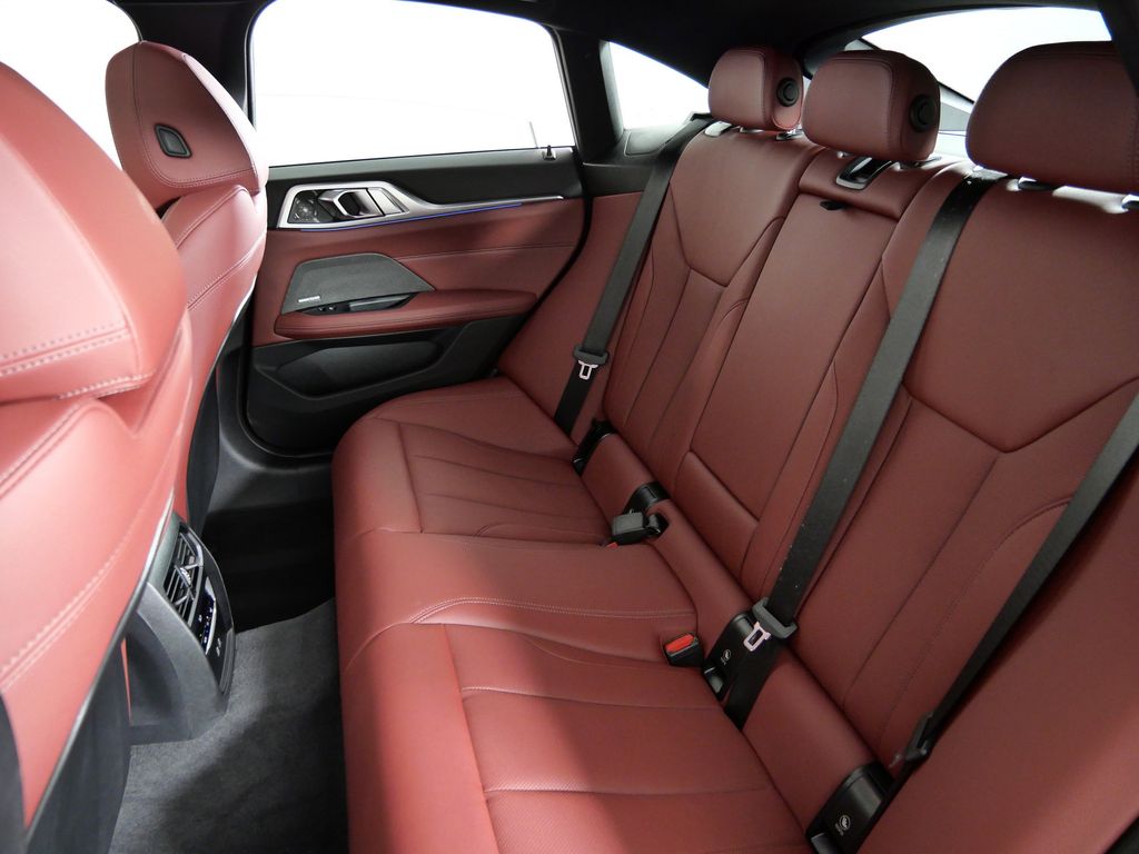 Thumbnail: 2025 BMW i4 - 36