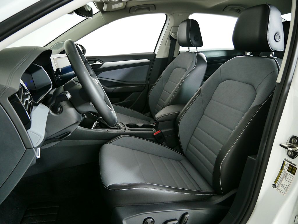 Thumbnail: 2025 Volkswagen Jetta - 30