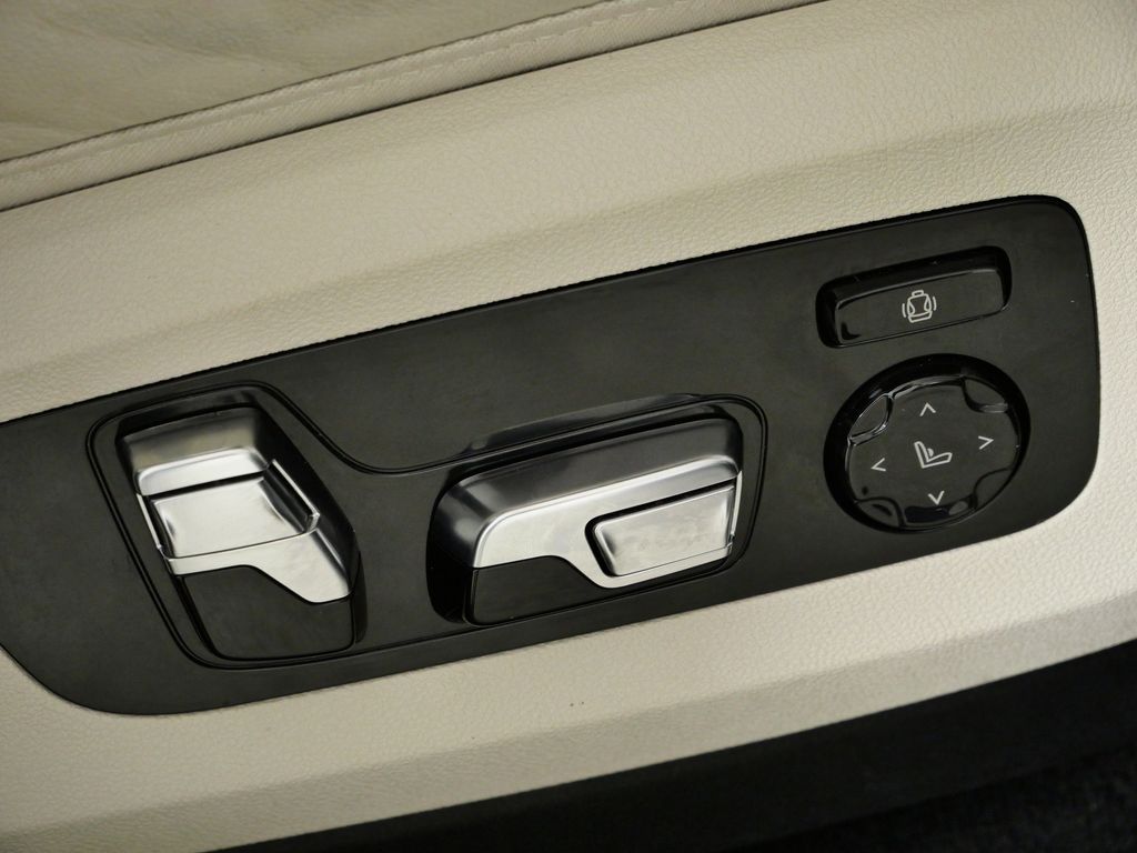 Thumbnail: 2023 BMW X5 - 23